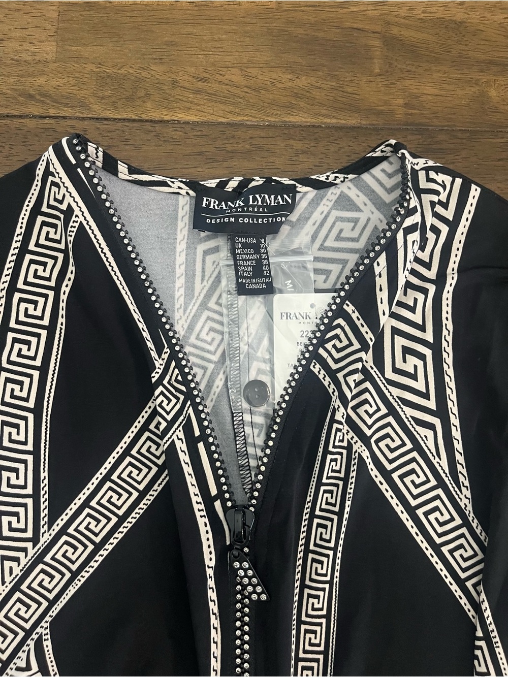 Frank Lyman Knit Top Designer Tie Knot Front Rhinestone Zip Neckline Size 8 NWT - Picture 3 of 12